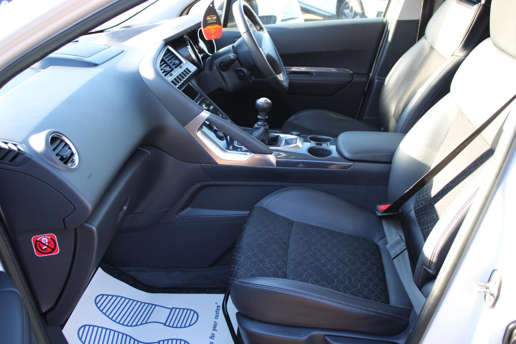 Peugeot 3008 1.6 HDi Allure SUV 5dr Diesel Manual Euro 5 (115 ps)