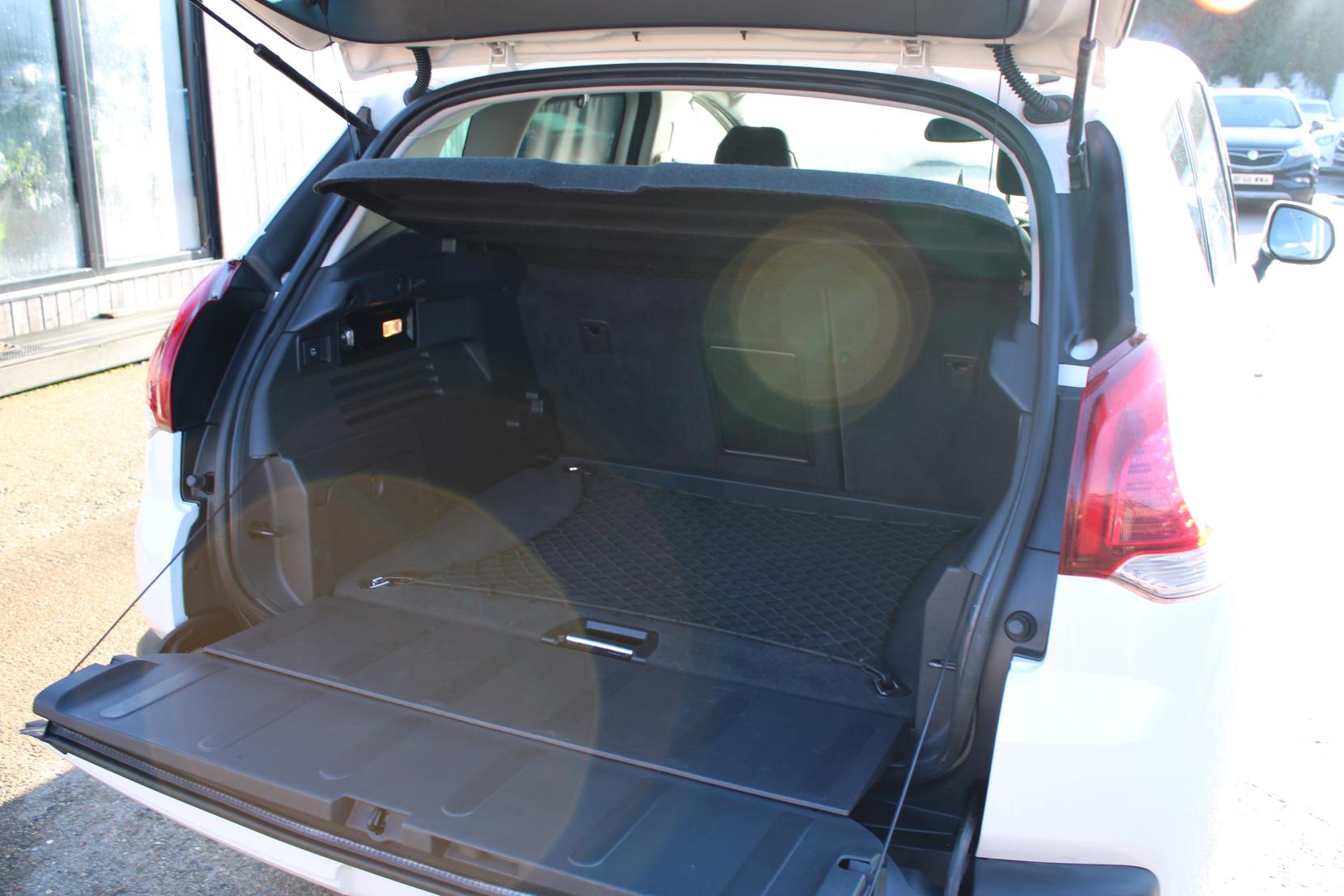 Peugeot 3008 1.6 HDi Allure SUV 5dr Diesel Manual Euro 5 (115 ps)