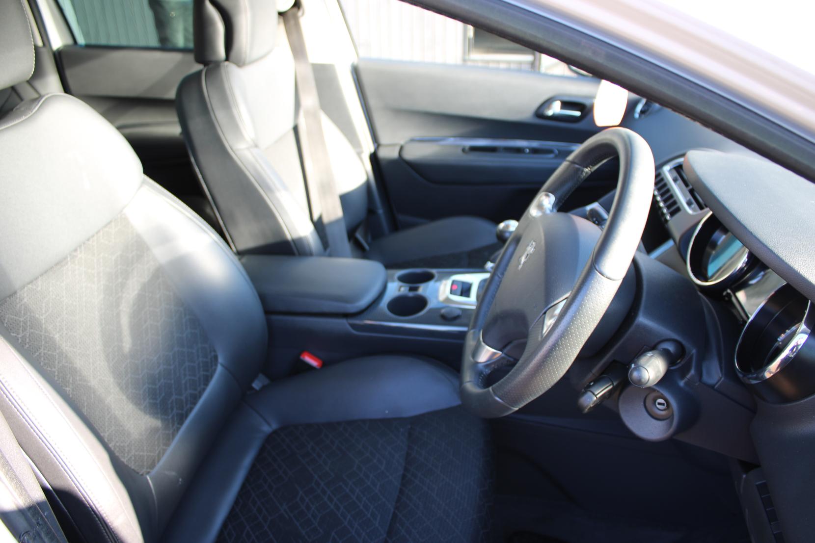 Peugeot 3008 1.6 HDi Allure SUV 5dr Diesel Manual Euro 5 (115 ps)