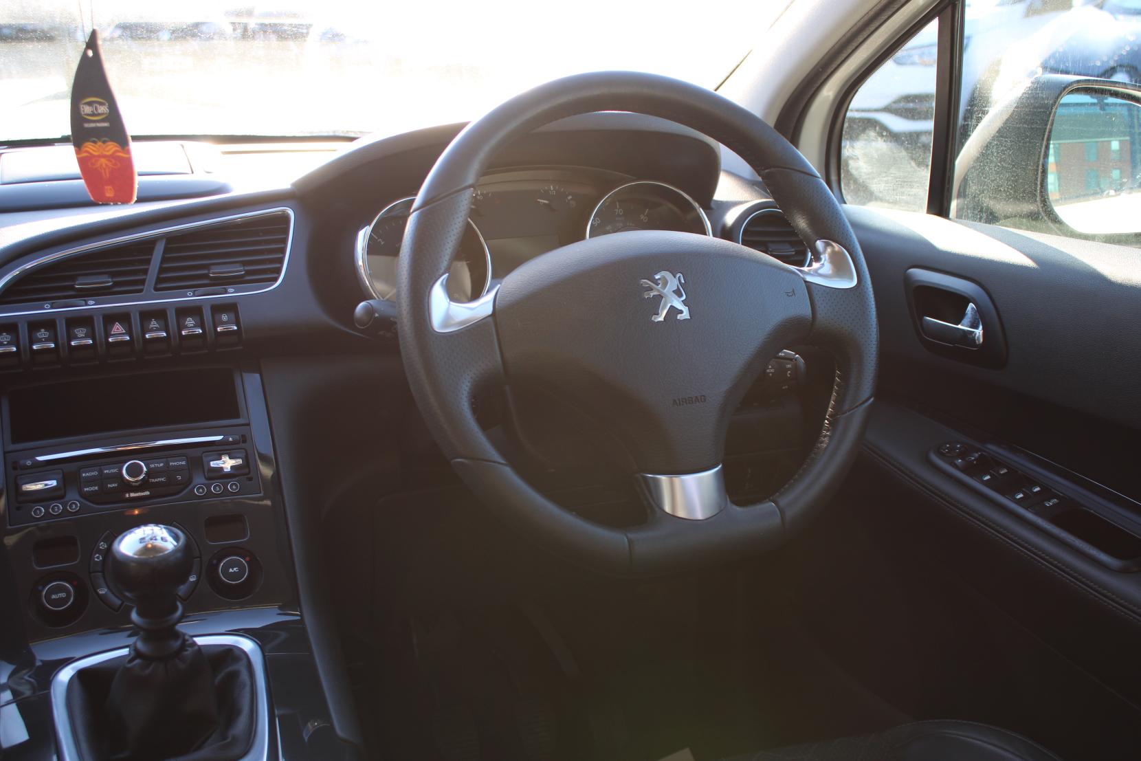 Peugeot 3008 1.6 HDi Allure SUV 5dr Diesel Manual Euro 5 (115 ps)