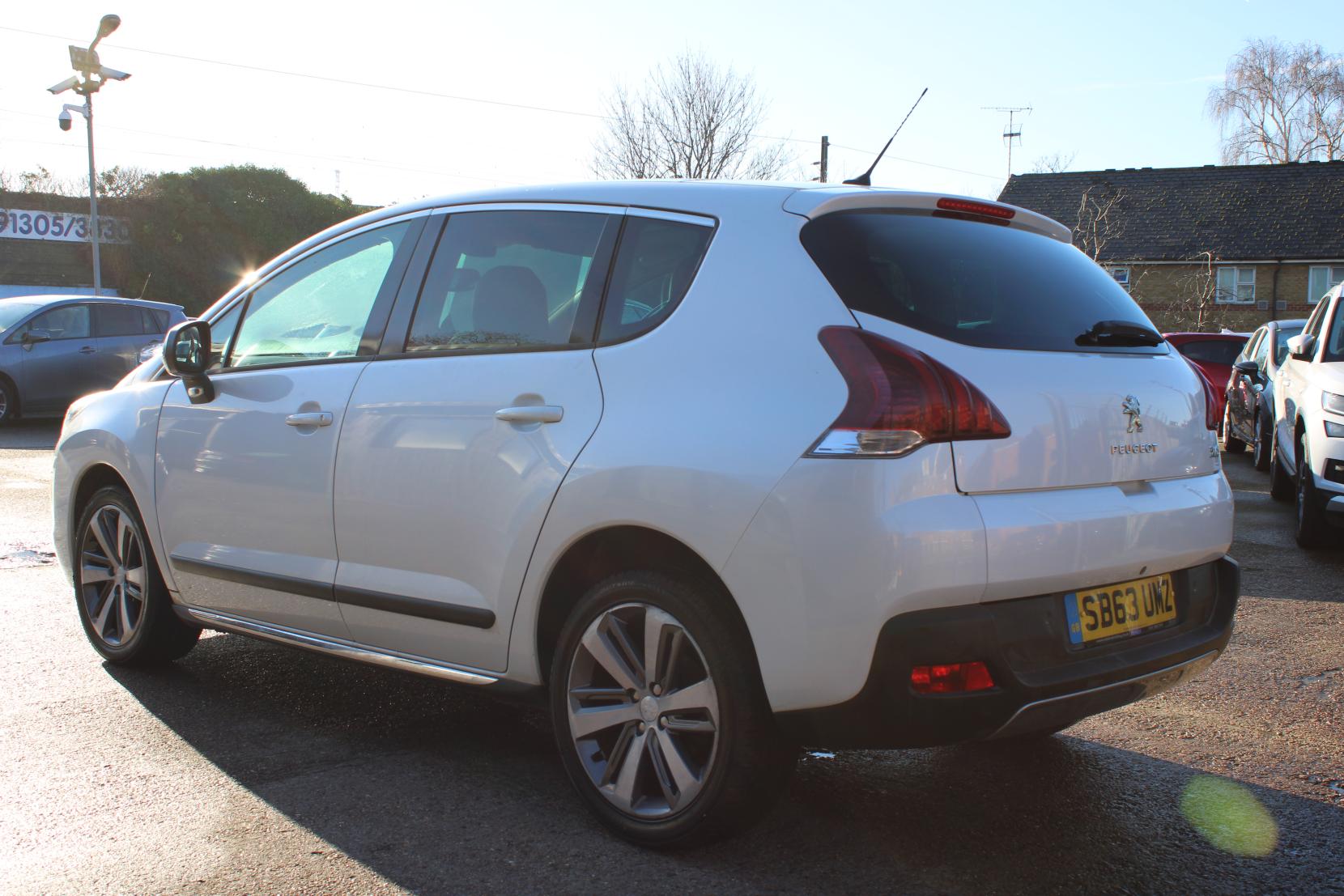 Peugeot 3008 1.6 HDi Allure SUV 5dr Diesel Manual Euro 5 (115 ps)