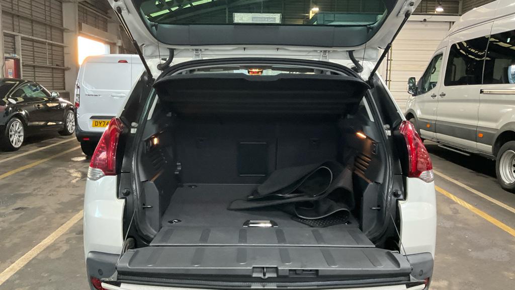 Peugeot 3008 1.6 HDi Allure SUV 5dr Diesel Manual Euro 5 (115 ps)