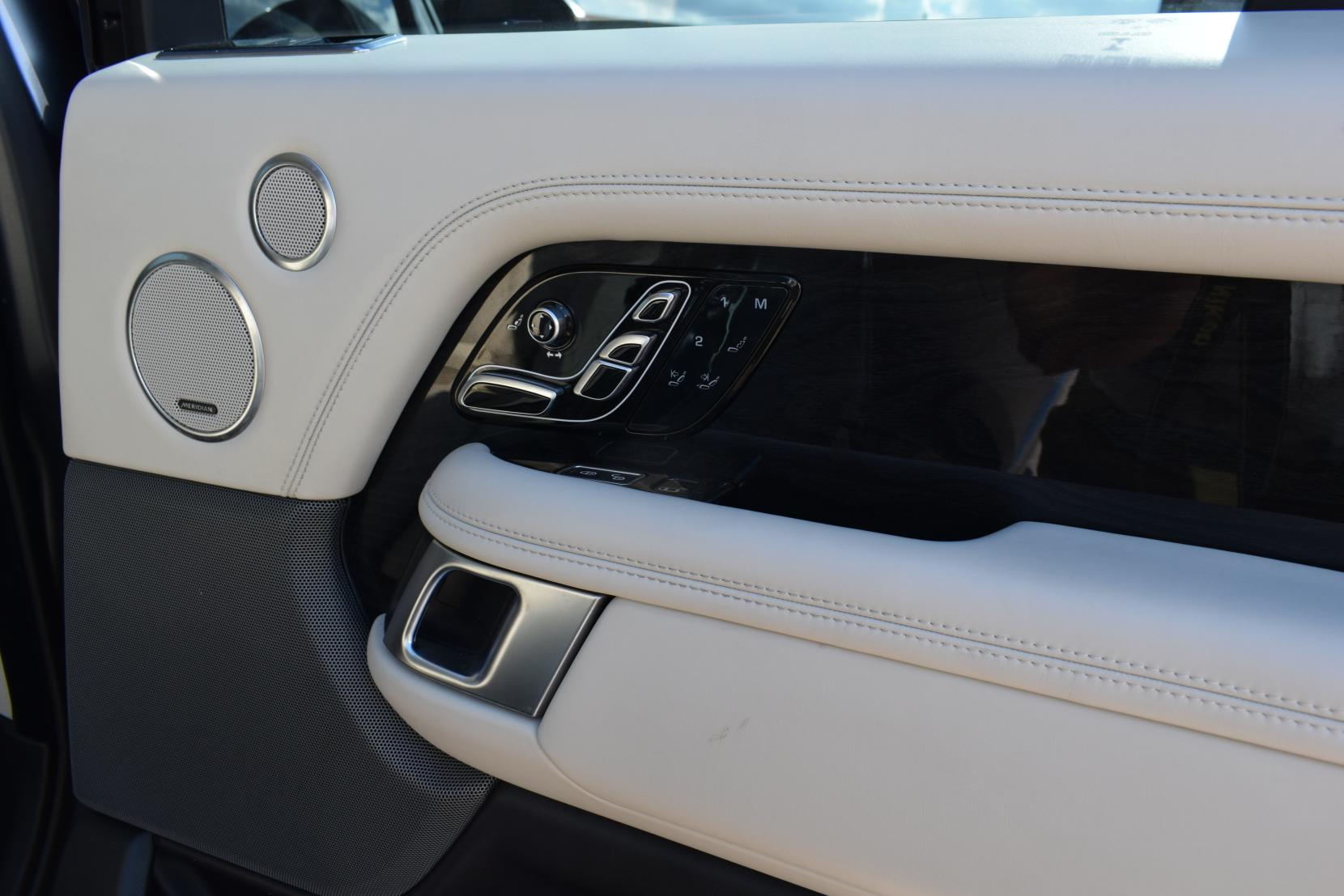 Land Rover Range Rover 5.0 P525 V8 Autobiography SUV 5dr Petrol Auto 4WD Euro 6 (s/s) (525 ps)