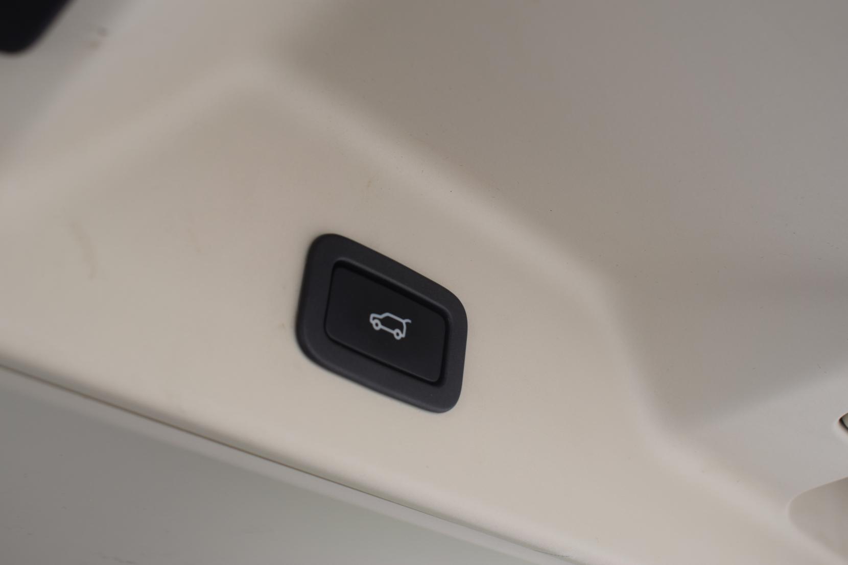 Land Rover Range Rover 5.0 P525 V8 Autobiography SUV 5dr Petrol Auto 4WD Euro 6 (s/s) (525 ps)