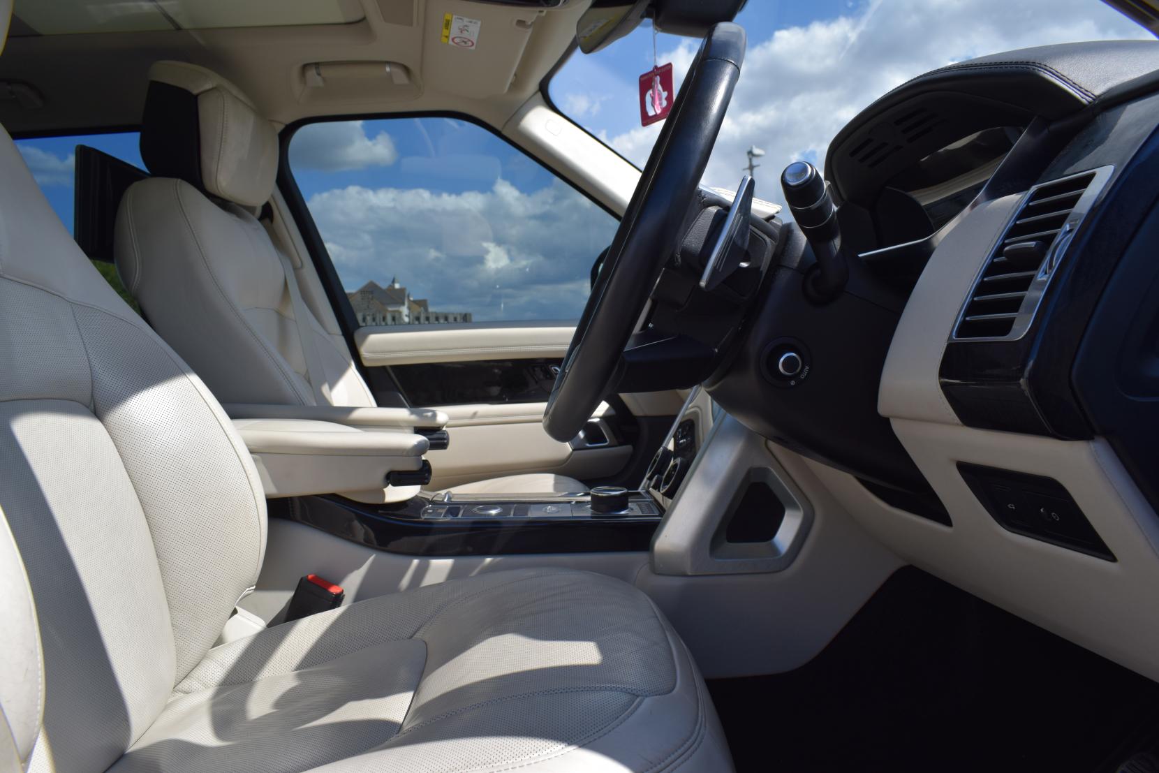 Land Rover Range Rover 5.0 P525 V8 Autobiography SUV 5dr Petrol Auto 4WD Euro 6 (s/s) (525 ps)