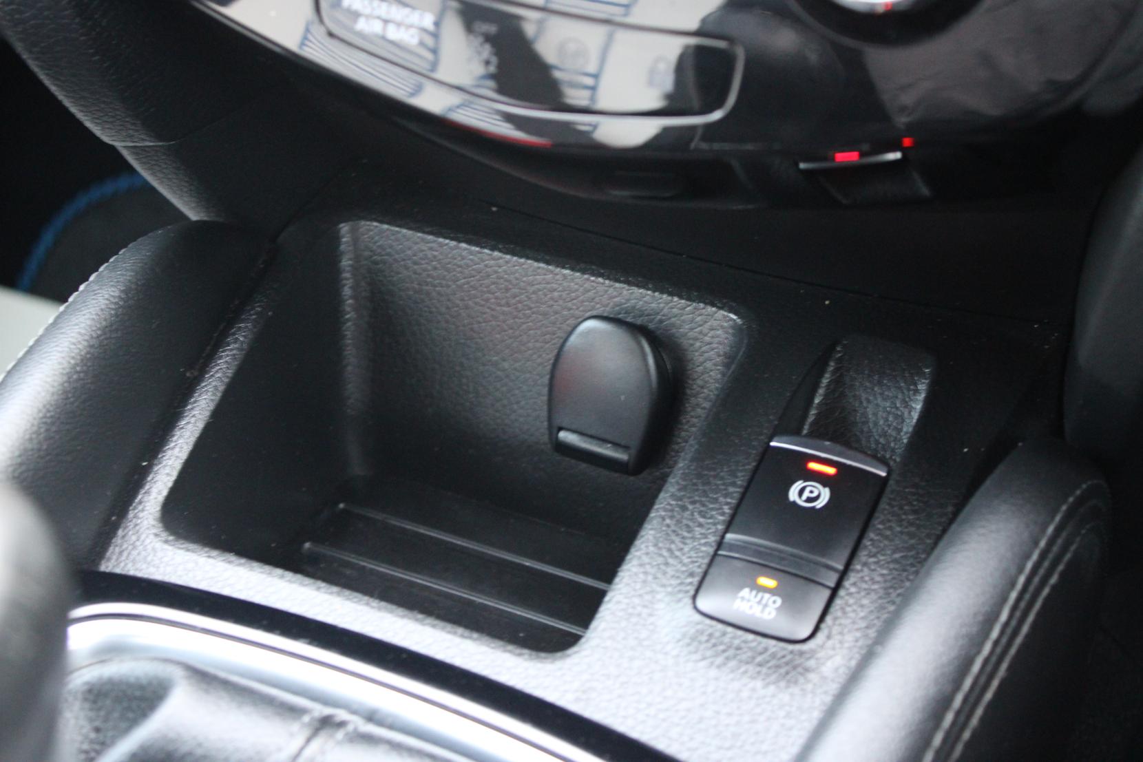 Nissan Qashqai 1.2 DIG-T Tekna SUV 5dr Petrol Manual Euro 6 (s/s) (115 ps)