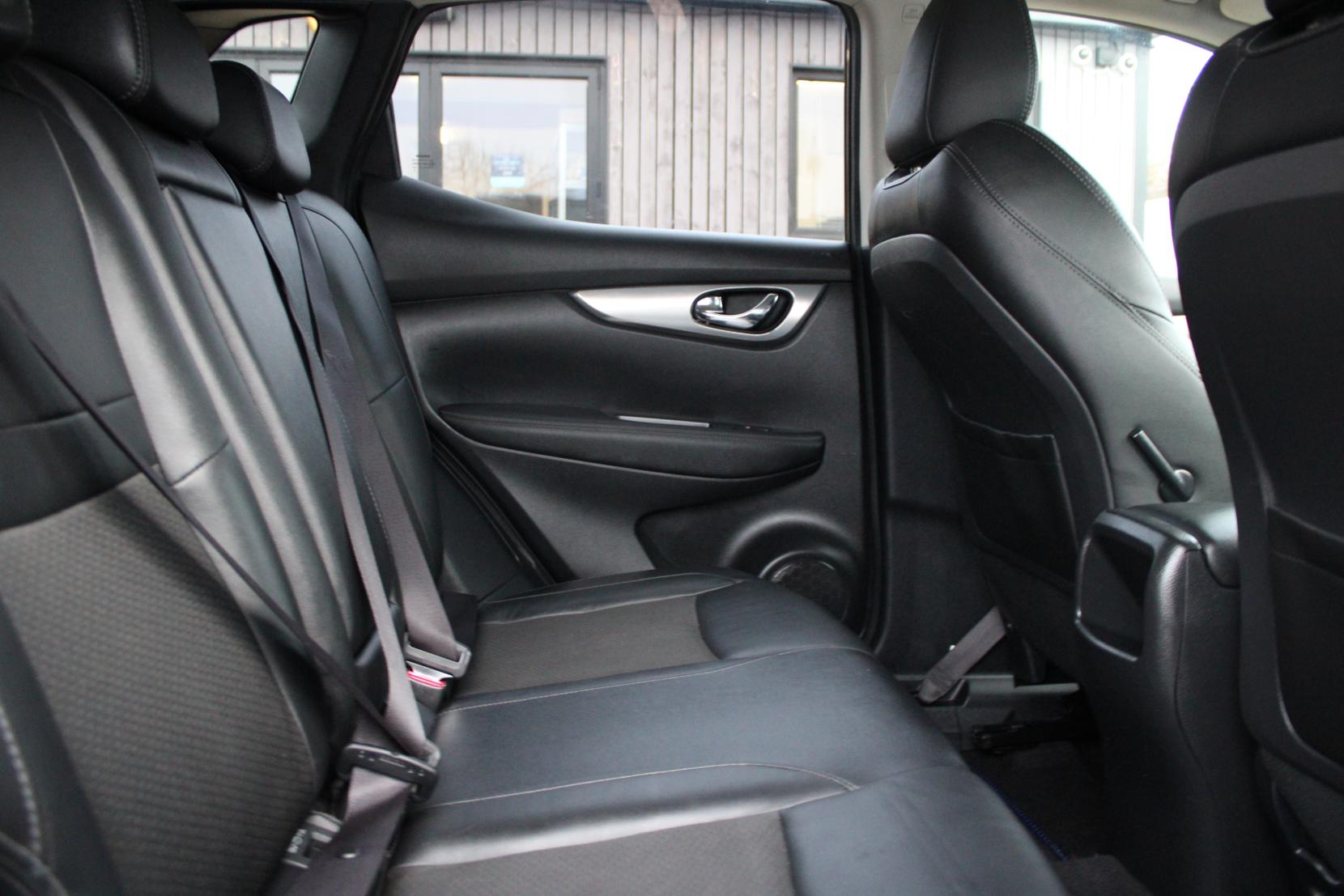 Nissan Qashqai 1.2 DIG-T Tekna SUV 5dr Petrol Manual Euro 6 (s/s) (115 ps)