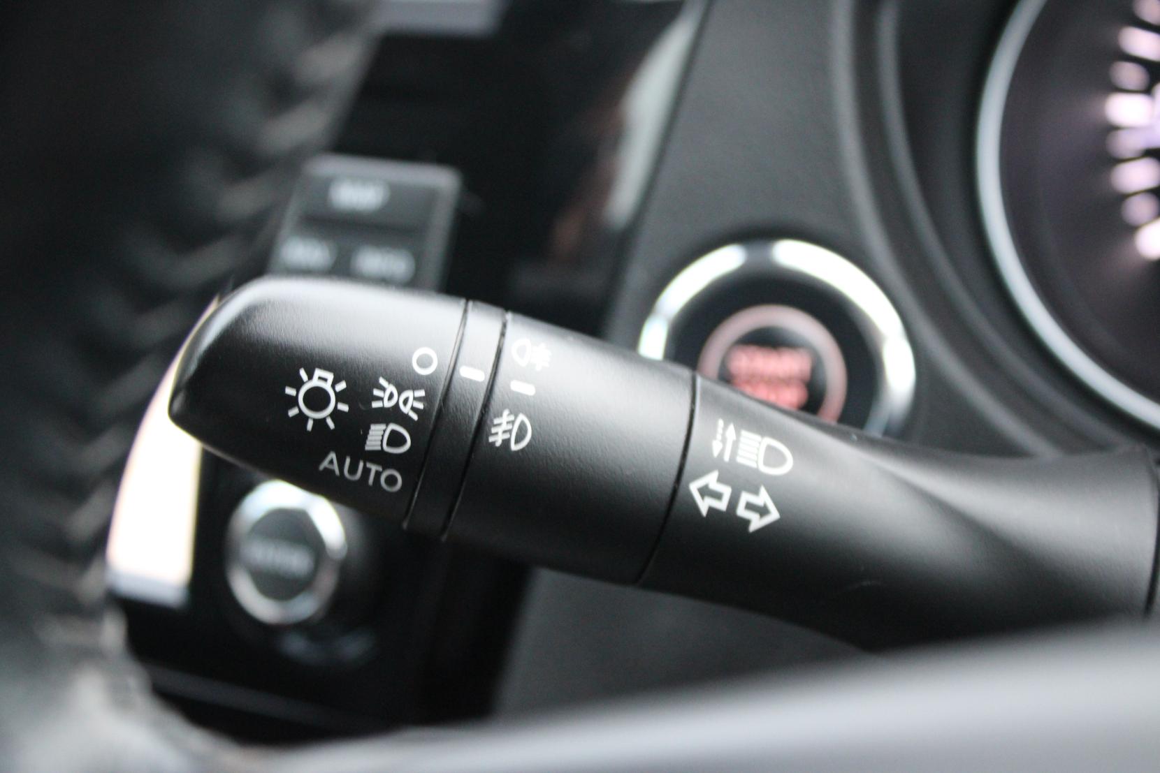 Nissan Qashqai 1.2 DIG-T Tekna SUV 5dr Petrol Manual Euro 6 (s/s) (115 ps)