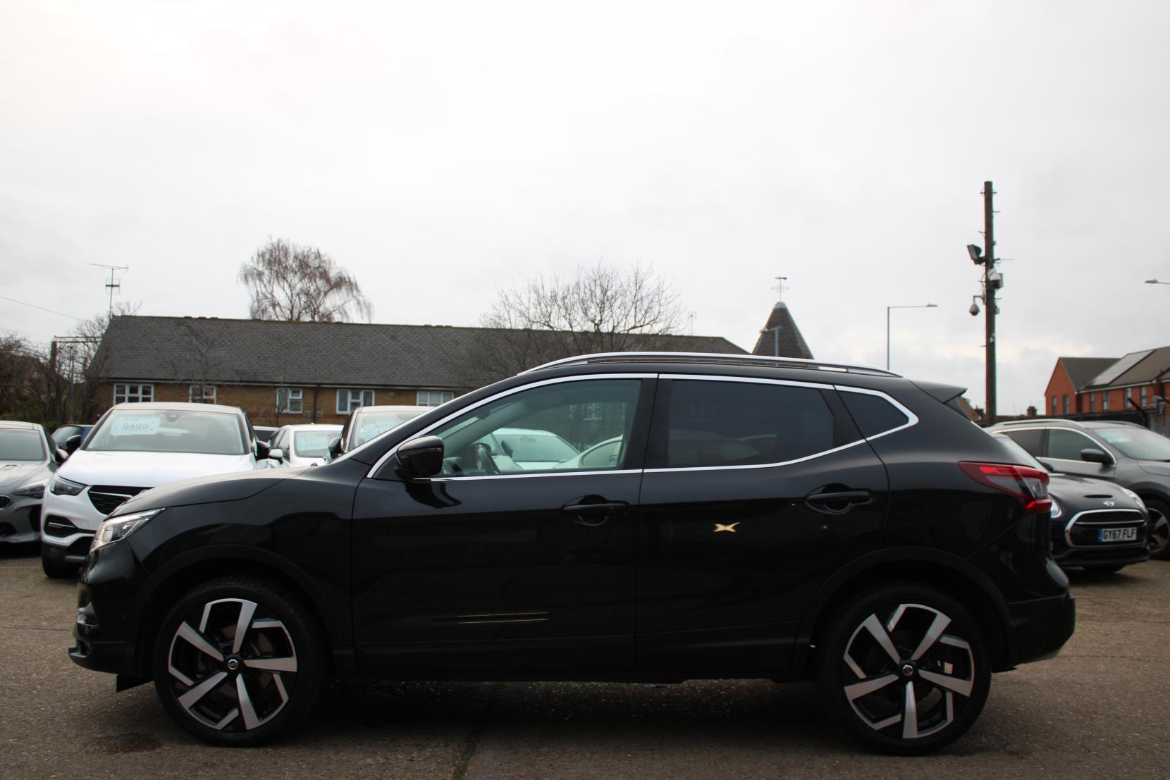 Nissan Qashqai 1.2 DIG-T Tekna SUV 5dr Petrol Manual Euro 6 (s/s) (115 ps)