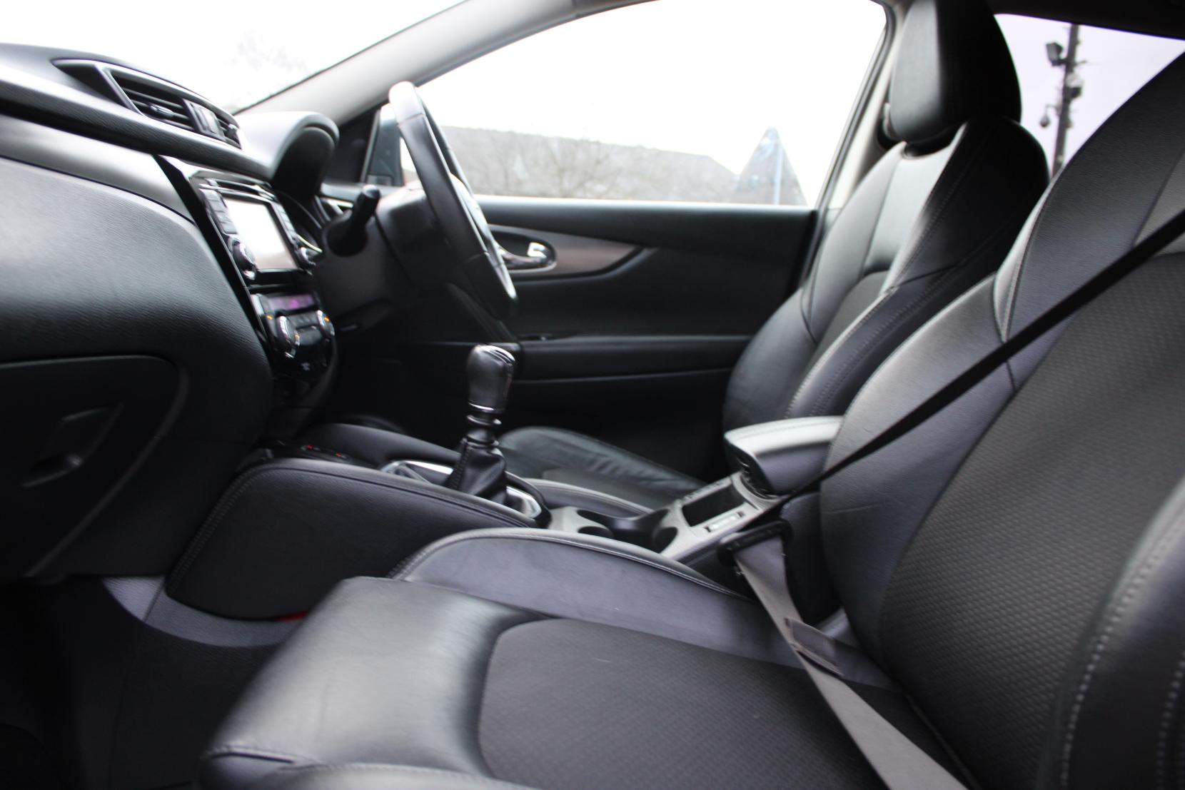 Nissan Qashqai 1.2 DIG-T Tekna SUV 5dr Petrol Manual Euro 6 (s/s) (115 ps)