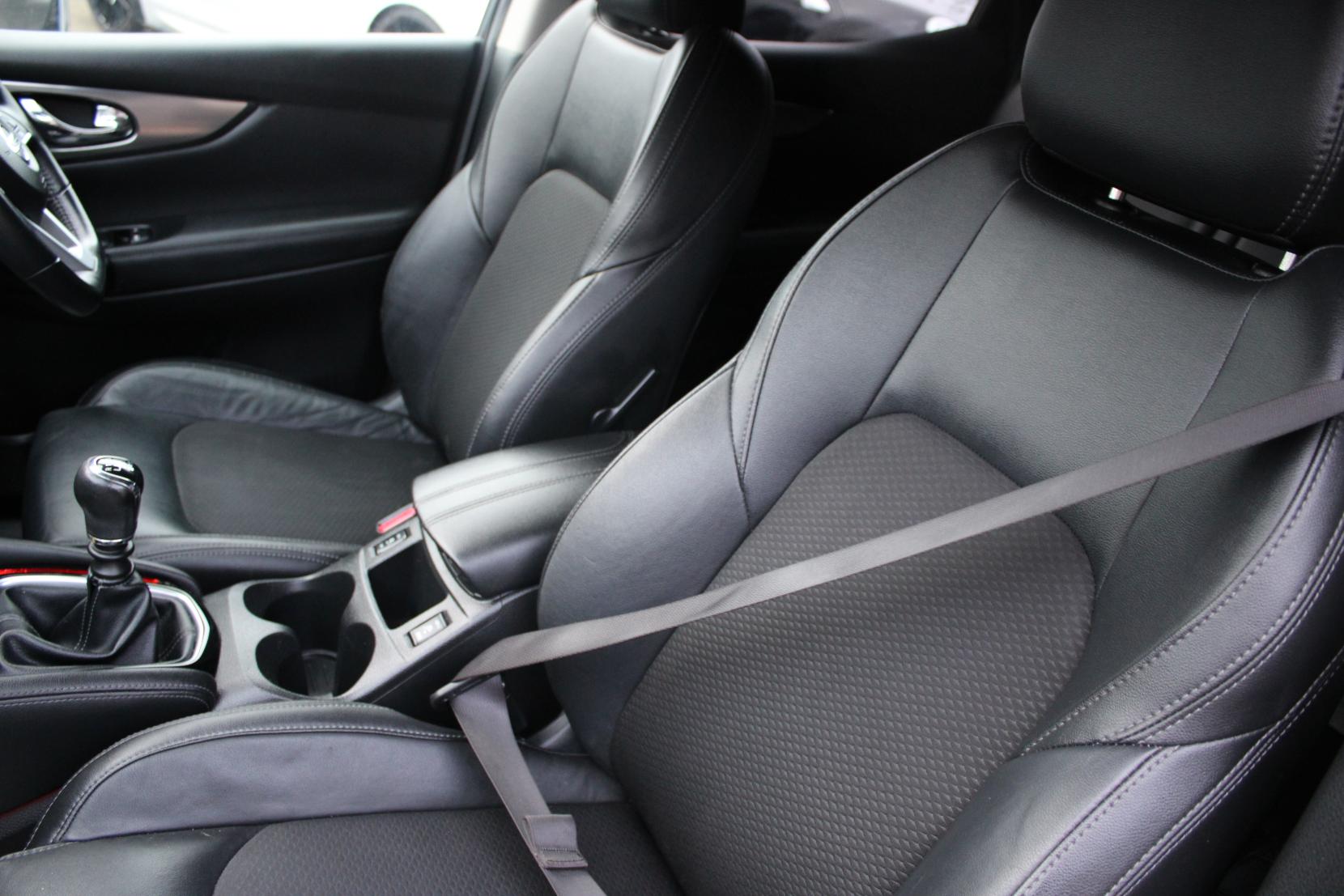 Nissan Qashqai 1.2 DIG-T Tekna SUV 5dr Petrol Manual Euro 6 (s/s) (115 ps)