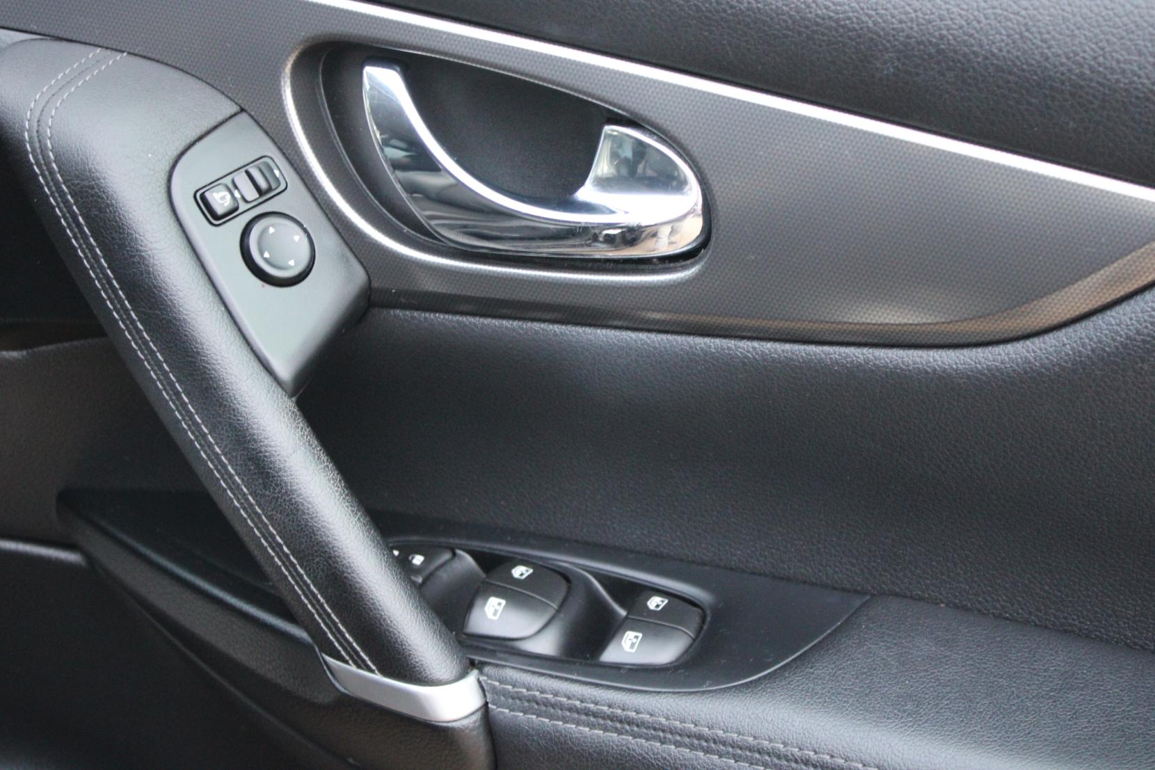 Nissan Qashqai 1.2 DIG-T Tekna SUV 5dr Petrol Manual Euro 6 (s/s) (115 ps)