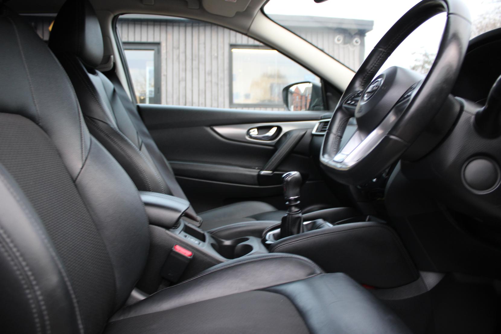 Nissan Qashqai 1.2 DIG-T Tekna SUV 5dr Petrol Manual Euro 6 (s/s) (115 ps)