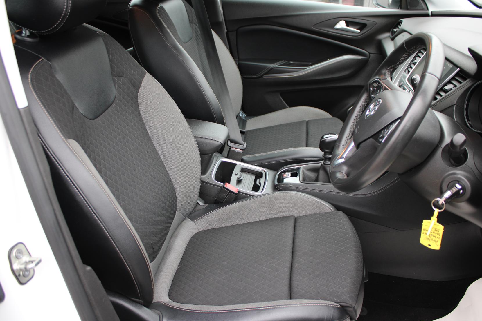 Vauxhall Grandland X 1.2 Turbo GPF Sport Nav SUV 5dr Petrol Manual Euro 6 (s/s) (130 ps)