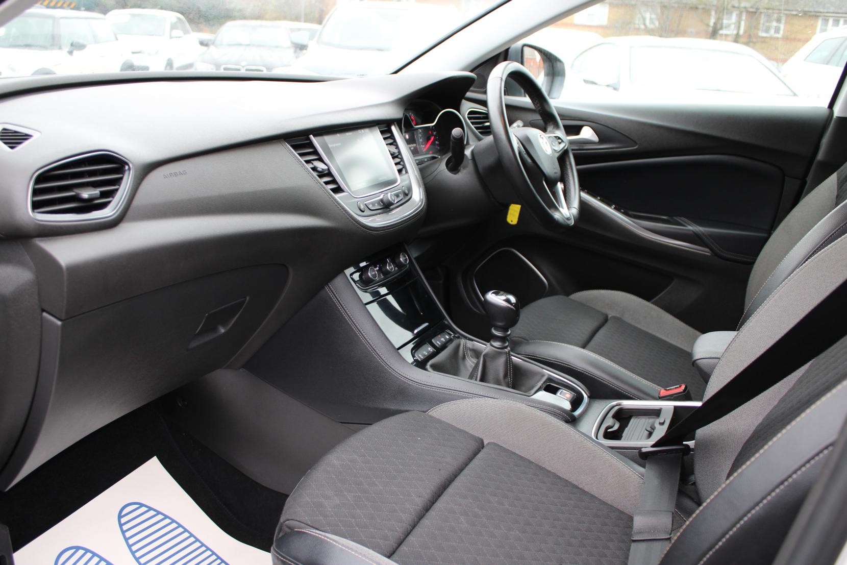 Vauxhall Grandland X 1.2 Turbo GPF Sport Nav SUV 5dr Petrol Manual Euro 6 (s/s) (130 ps)