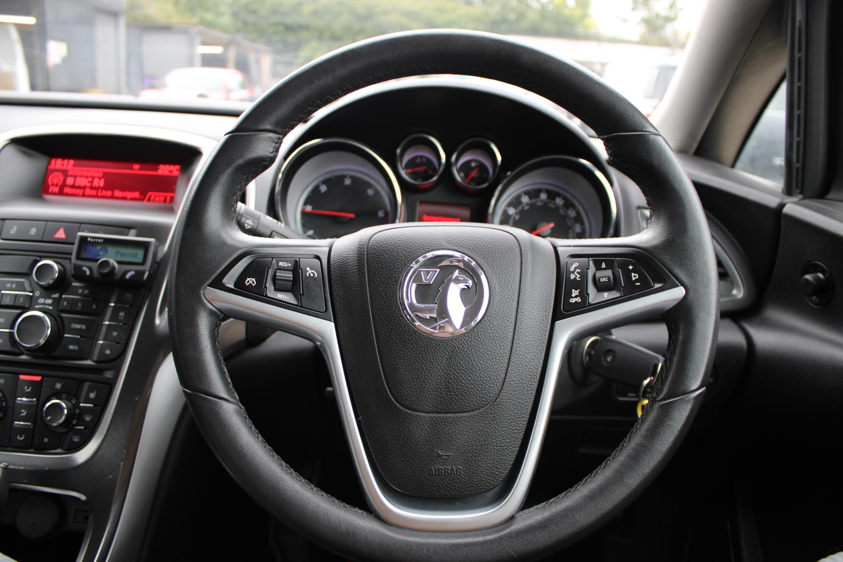 Vauxhall Astra 2.0 CDTi Elite Hatchback 5dr Diesel Auto Euro 5 (165 ps)