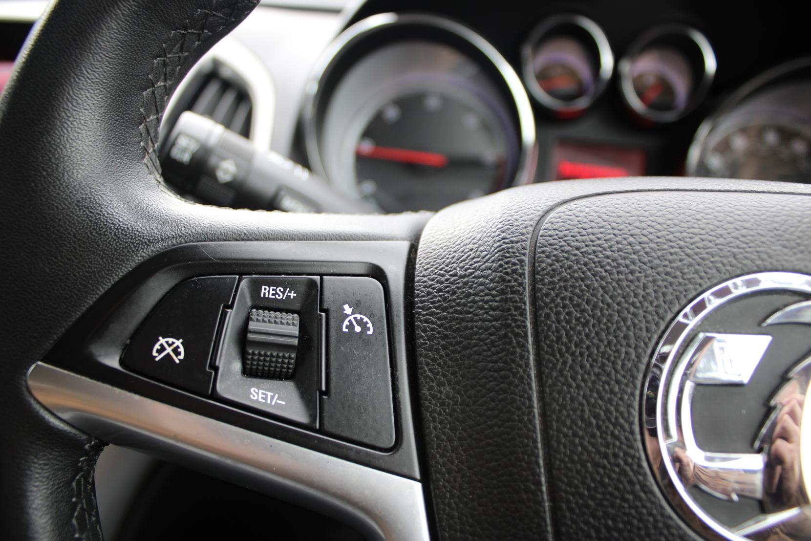 Vauxhall Astra 2.0 CDTi Elite Hatchback 5dr Diesel Auto Euro 5 (165 ps)