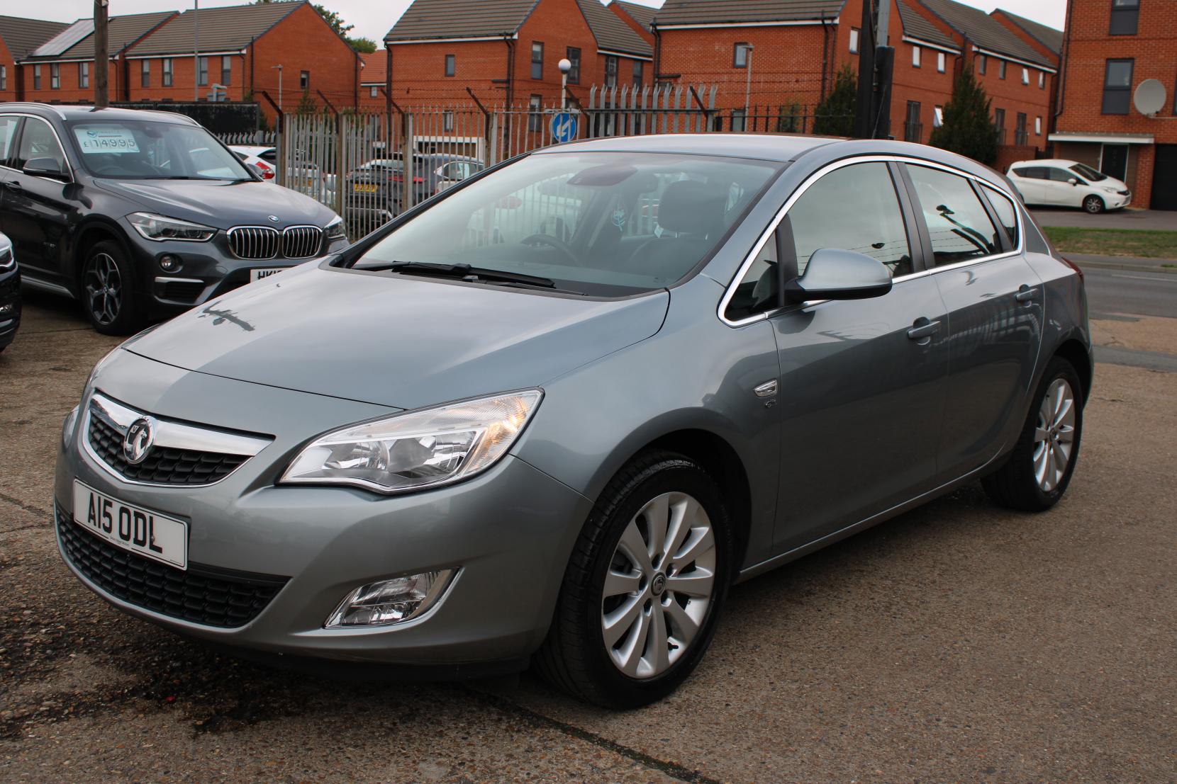 Vauxhall Astra 2.0 CDTi Elite Hatchback 5dr Diesel Auto Euro 5 (165 ps)
