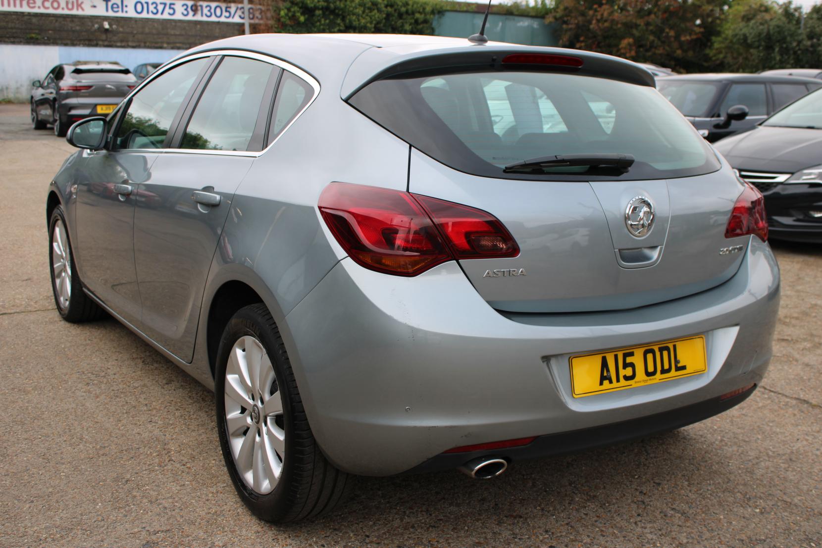 Vauxhall Astra 2.0 CDTi Elite Hatchback 5dr Diesel Auto Euro 5 (165 ps)