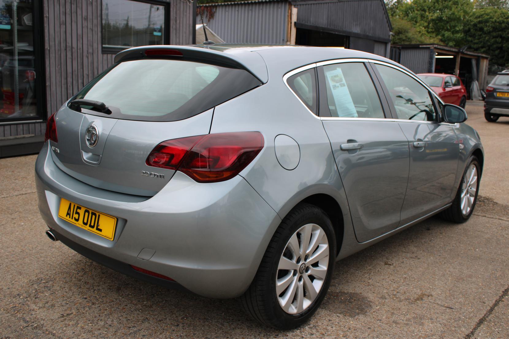 Vauxhall Astra 2.0 CDTi Elite Hatchback 5dr Diesel Auto Euro 5 (165 ps)