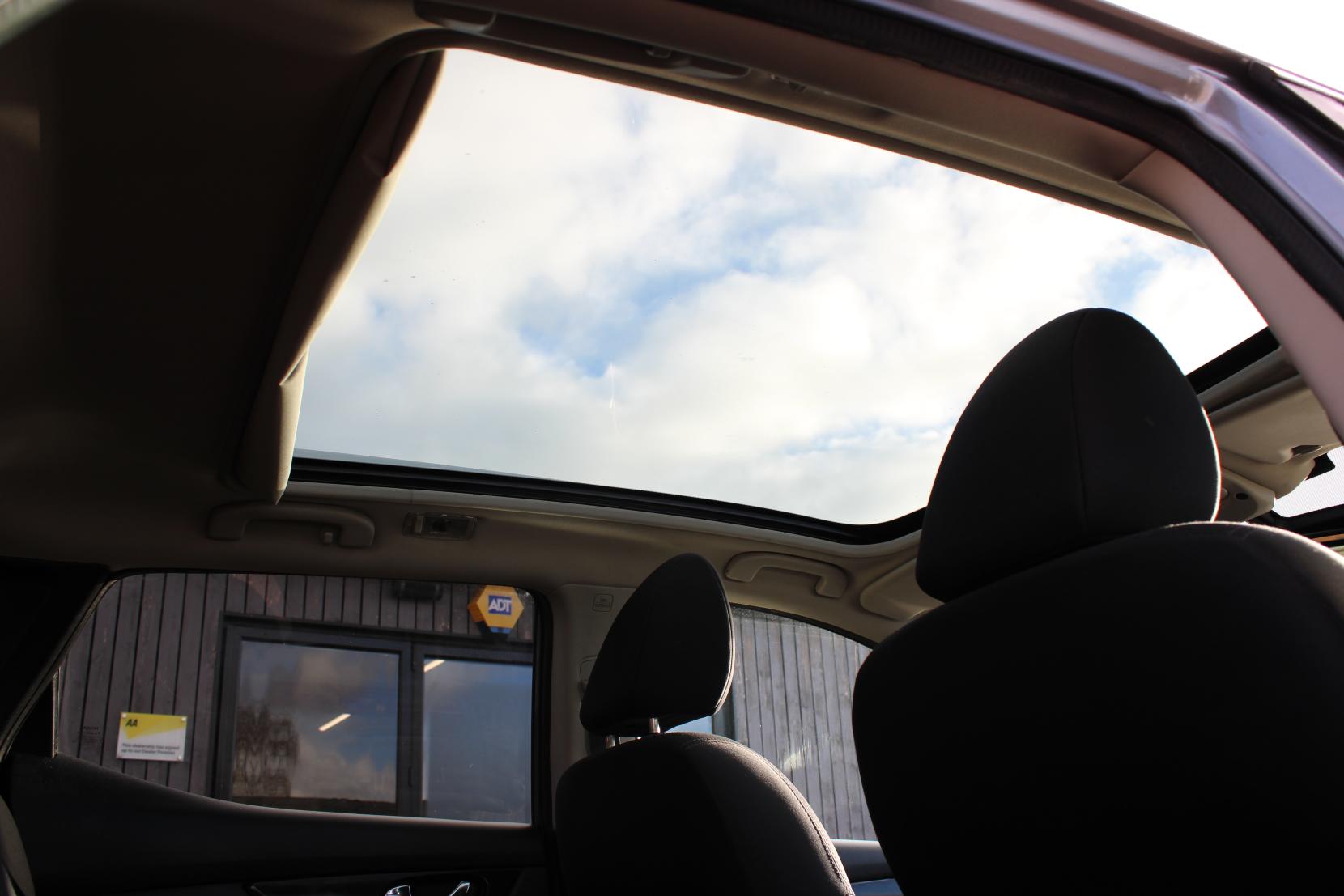 Nissan Qashqai 1.2 DIG-T n-tec+ SUV 5dr Petrol XTRON 2WD Euro 6 (s/s) (115 ps)