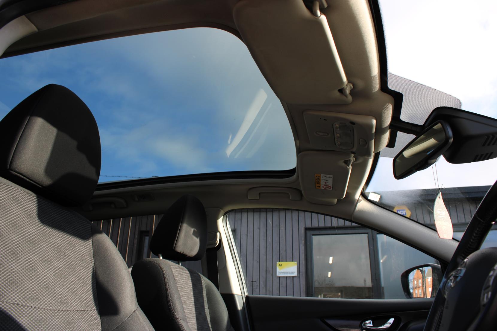 Nissan Qashqai 1.2 DIG-T n-tec+ SUV 5dr Petrol XTRON 2WD Euro 6 (s/s) (115 ps)