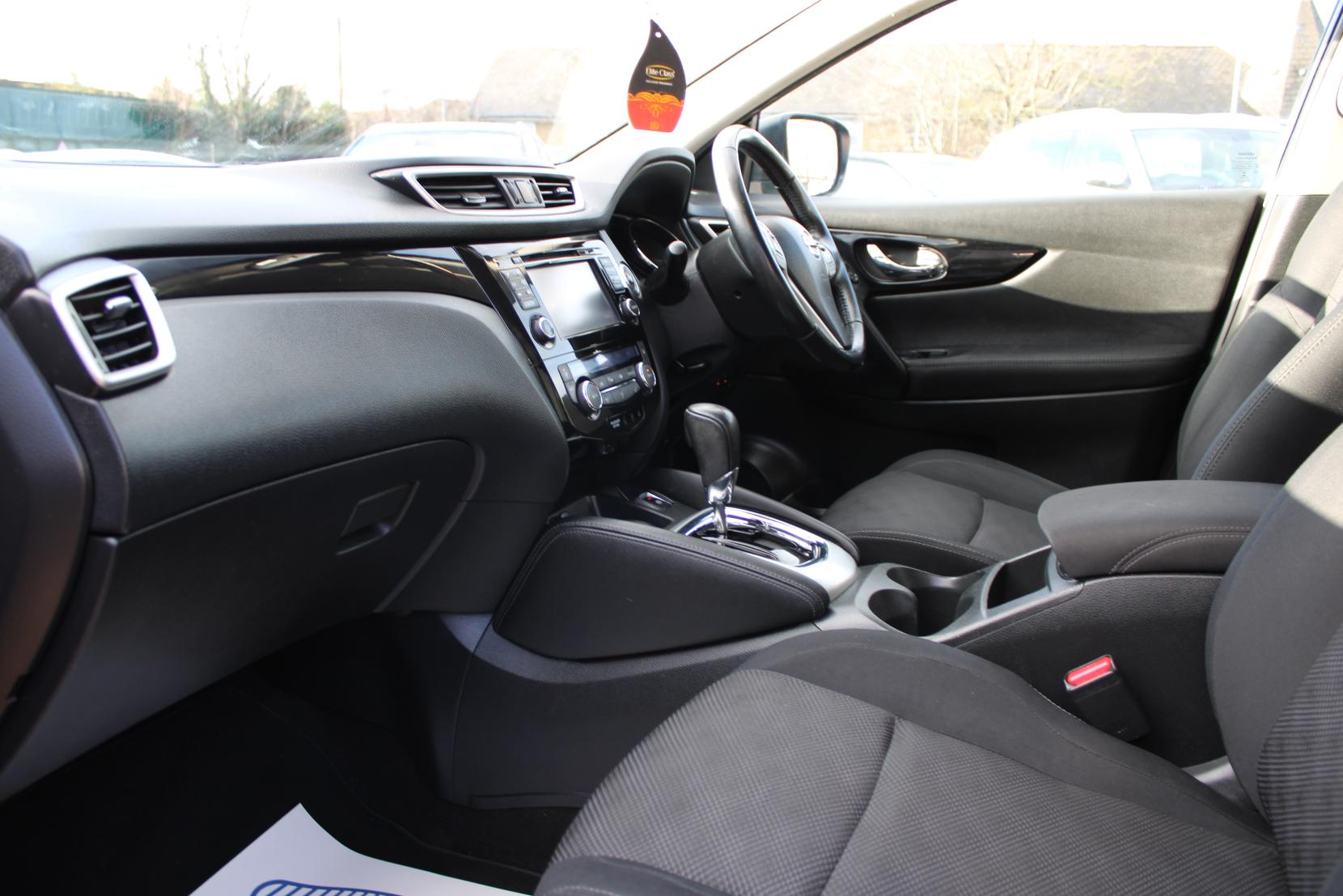 Nissan Qashqai 1.2 DIG-T n-tec+ SUV 5dr Petrol XTRON 2WD Euro 6 (s/s) (115 ps)