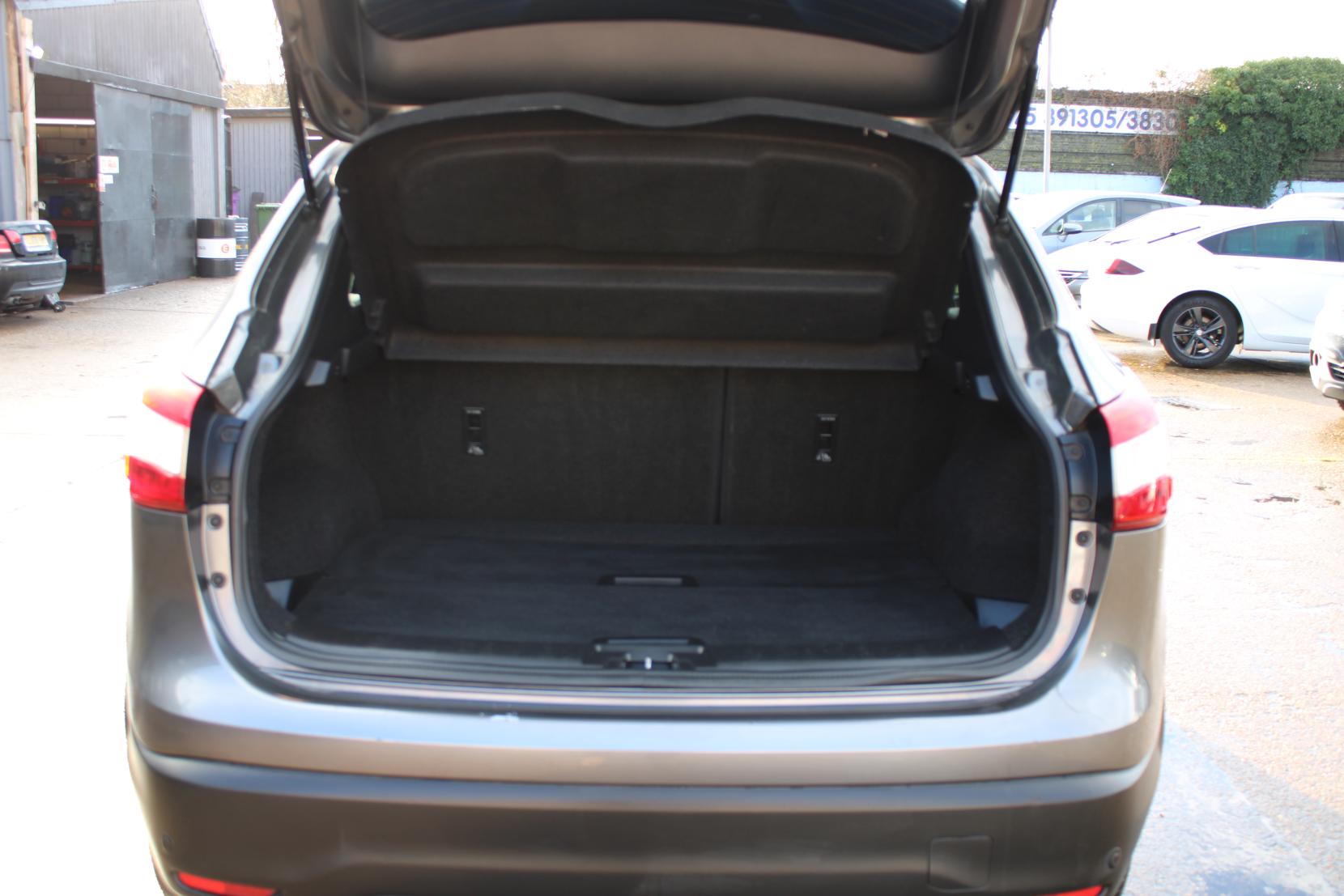 Nissan Qashqai 1.2 DIG-T n-tec+ SUV 5dr Petrol XTRON 2WD Euro 6 (s/s) (115 ps)