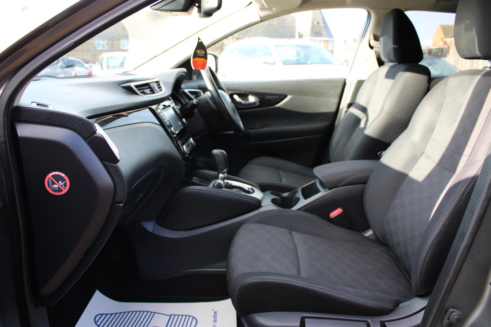 Nissan Qashqai 1.2 DIG-T n-tec+ SUV 5dr Petrol XTRON 2WD Euro 6 (s/s) (115 ps)