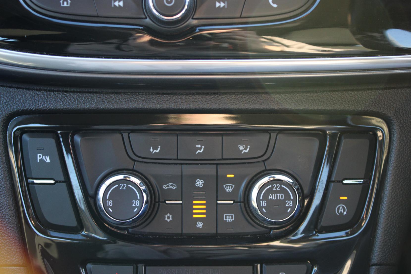 Vauxhall Mokka X 1.4i Turbo ecoTEC Active SUV 5dr Petrol Manual Euro 6 (s/s) (140 ps)