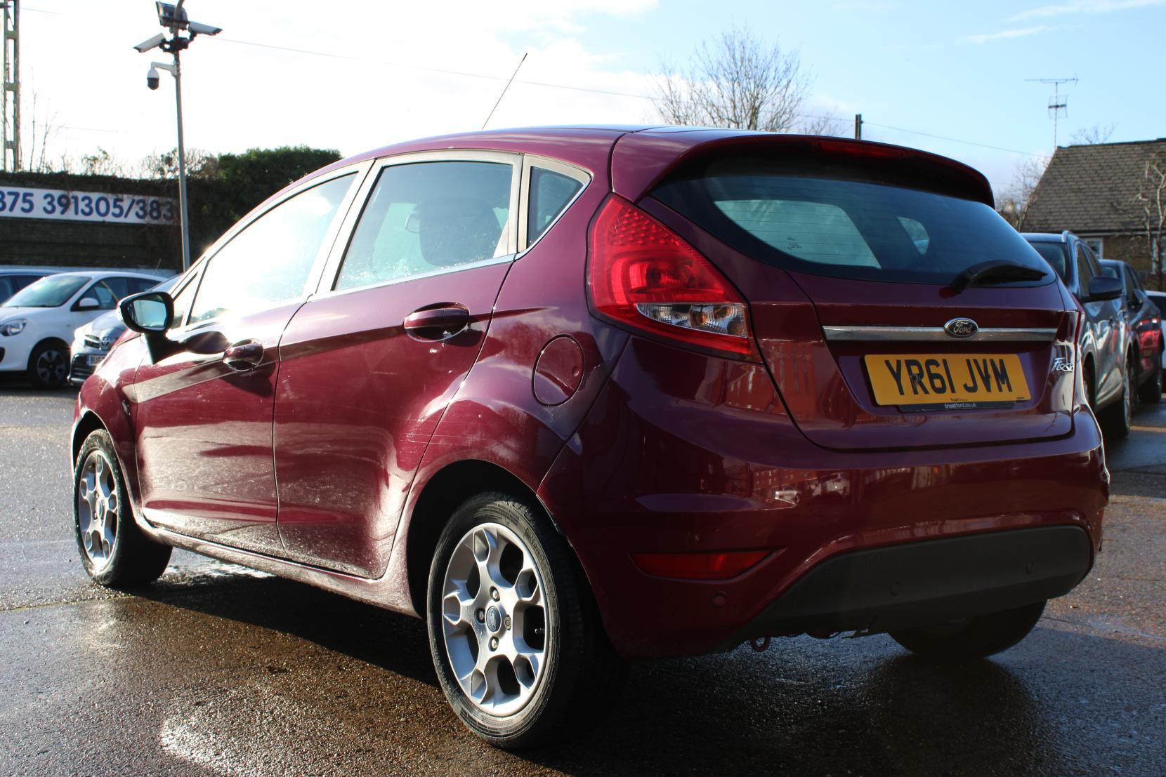 Ford Fiesta 1.4 Zetec Hatchback 5dr Petrol Automatic (154 g/km, 94 bhp)