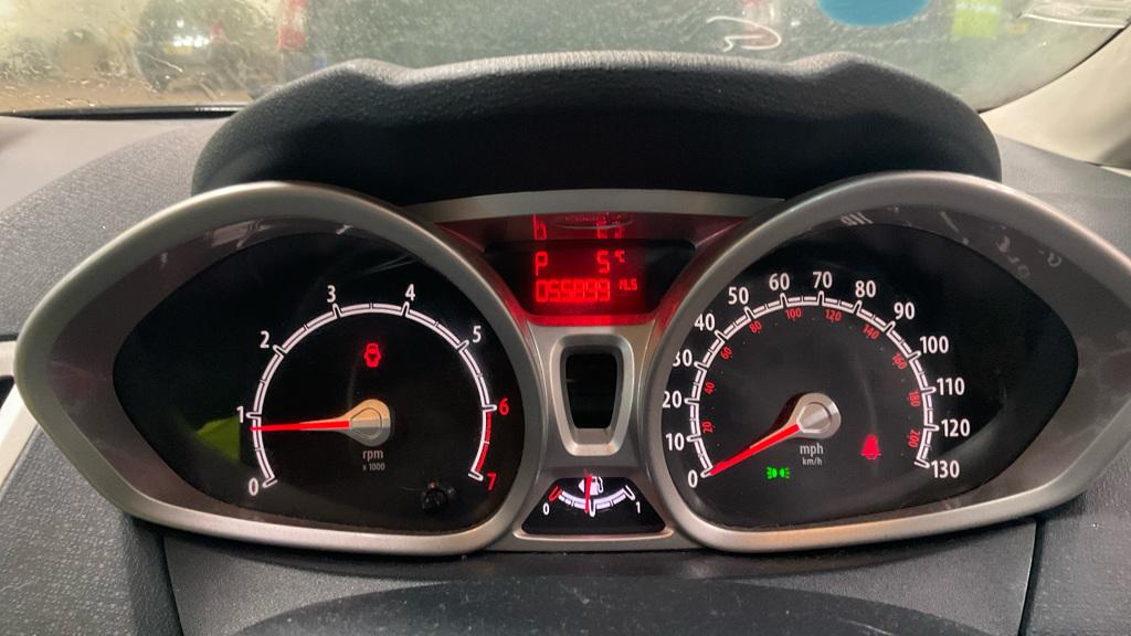 Ford Fiesta 1.4 Zetec Hatchback 5dr Petrol Automatic (154 g/km, 94 bhp)