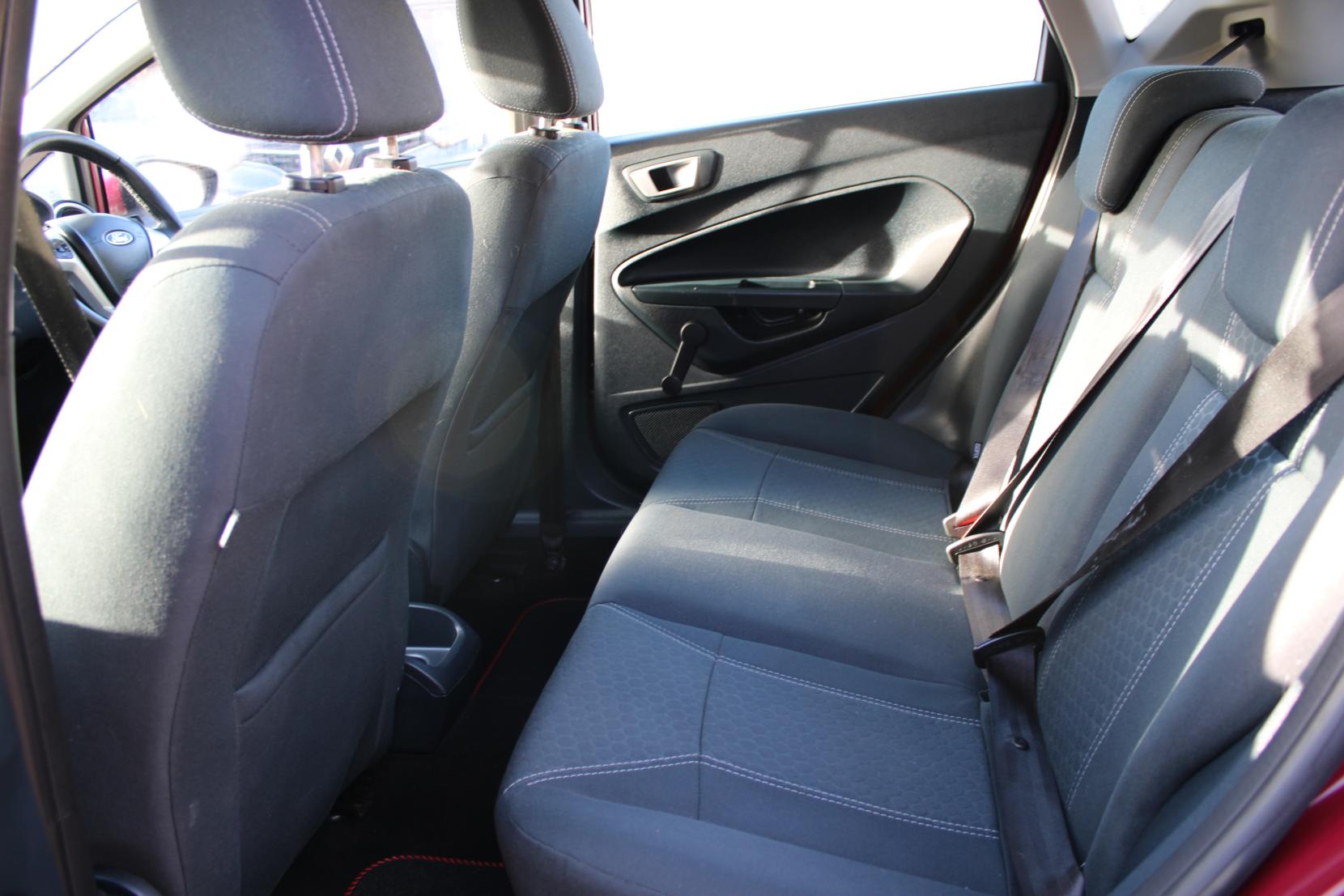 Ford Fiesta 1.4 Zetec Hatchback 5dr Petrol Automatic (154 g/km, 94 bhp)