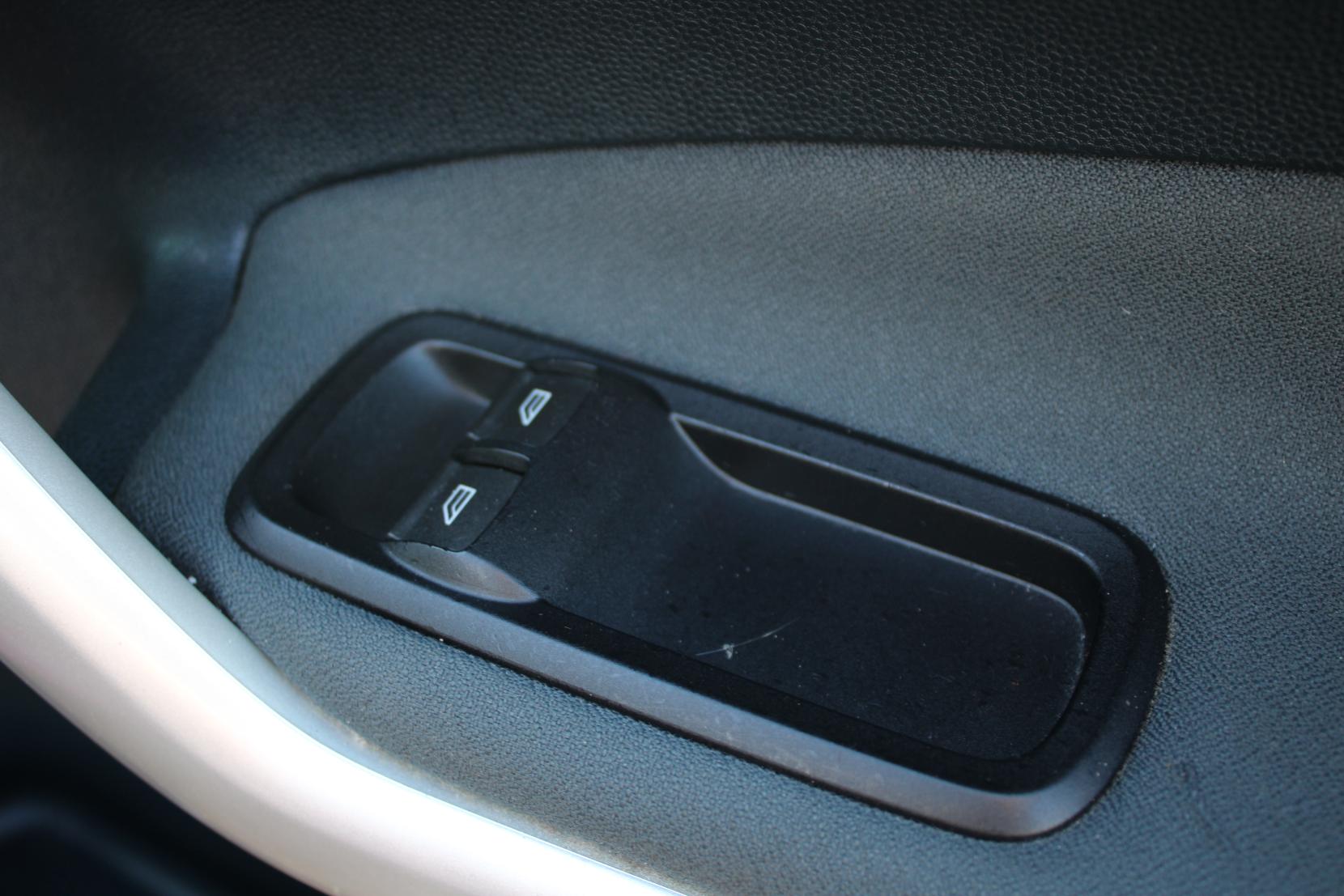 Ford Fiesta 1.4 Zetec Hatchback 5dr Petrol Automatic (154 g/km, 94 bhp)