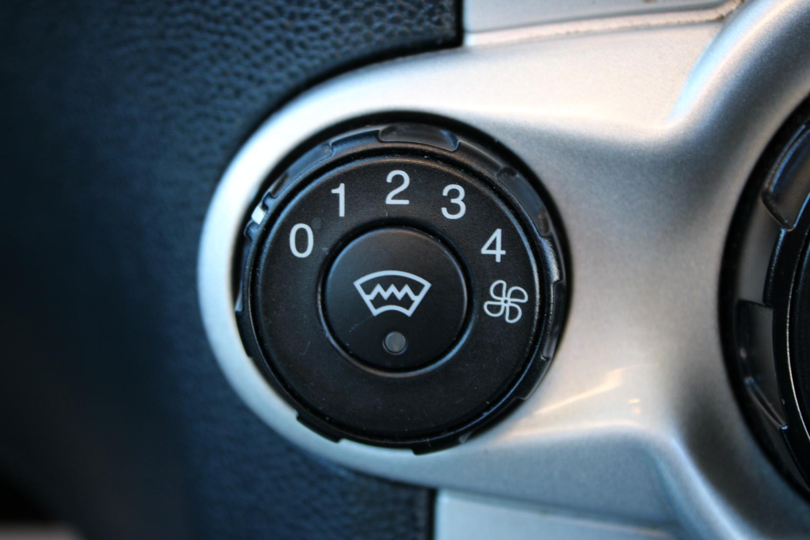 Ford Fiesta 1.4 Zetec Hatchback 5dr Petrol Automatic (154 g/km, 94 bhp)