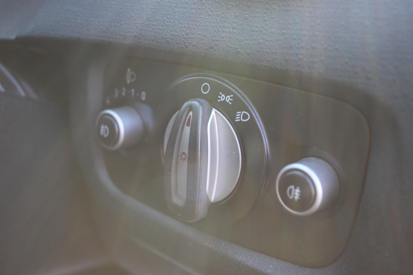 Ford Fiesta 1.4 Zetec Hatchback 5dr Petrol Automatic (154 g/km, 94 bhp)