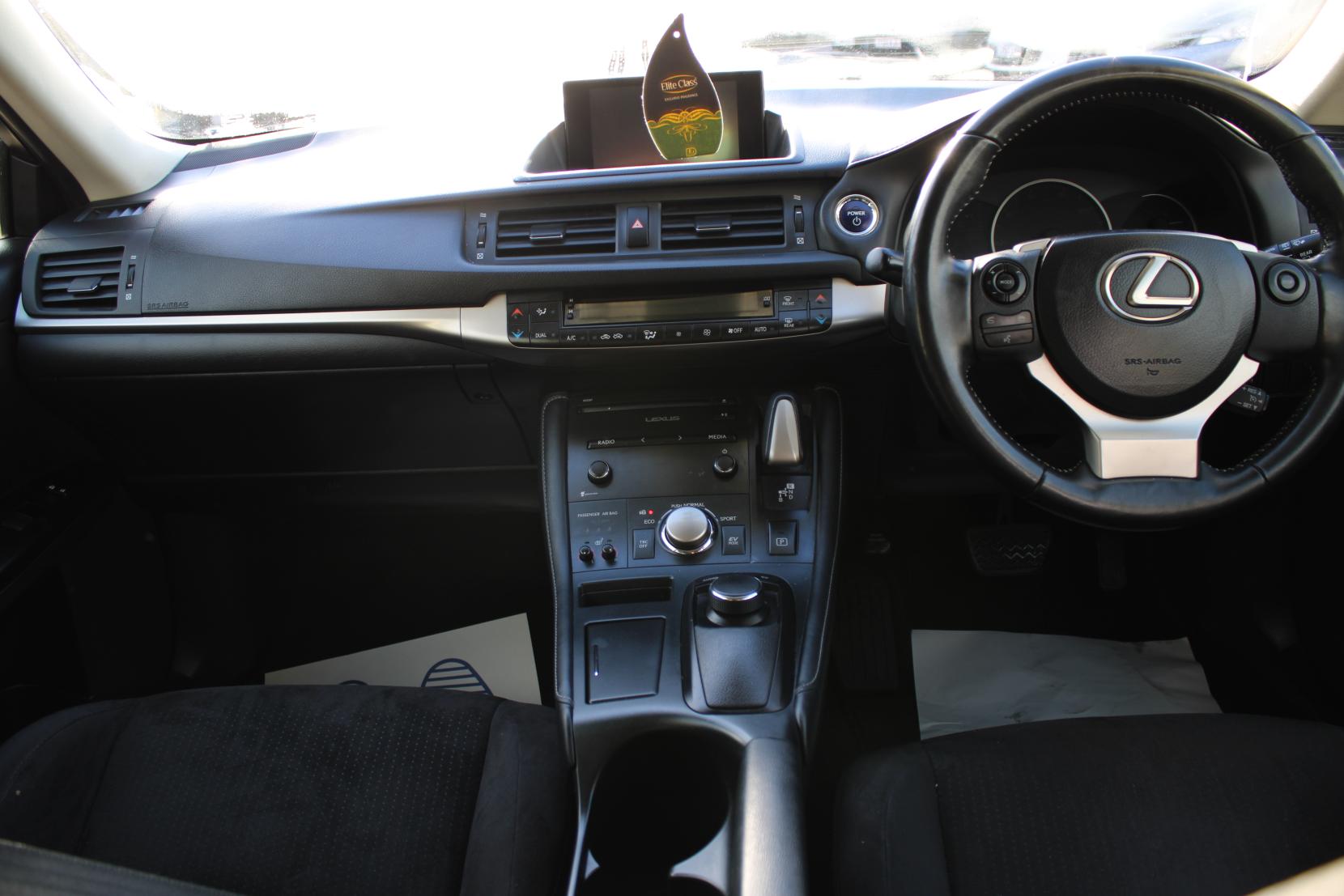 Lexus CT 1.8 200h Advance Hatchback 5dr Petrol Hybrid CVT Euro 6 (s/s) (136 ps)