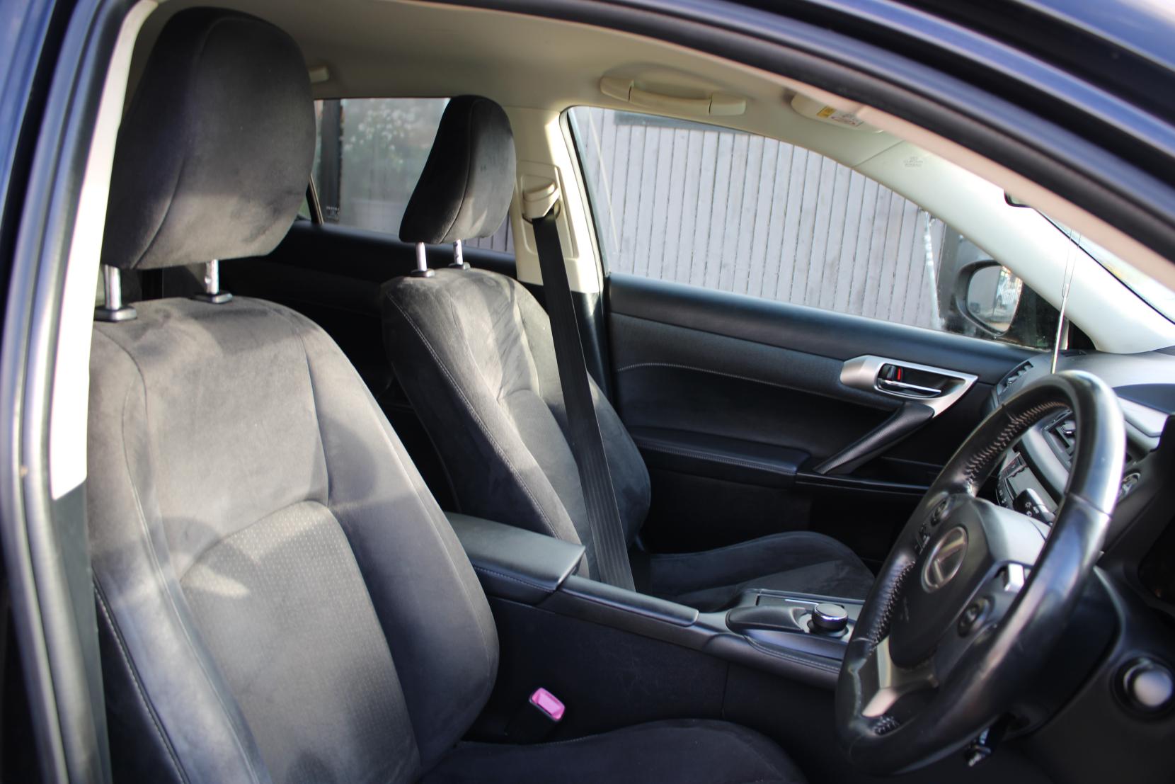 Lexus CT 1.8 200h Advance Hatchback 5dr Petrol Hybrid CVT Euro 6 (s/s) (136 ps)