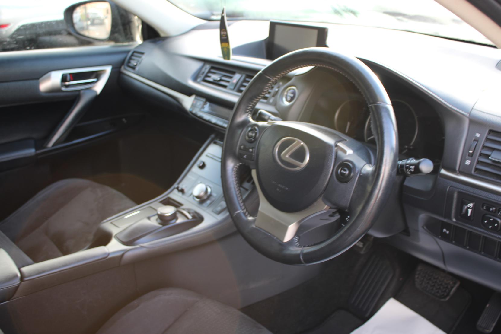 Lexus CT 1.8 200h Advance Hatchback 5dr Petrol Hybrid CVT Euro 6 (s/s) (136 ps)