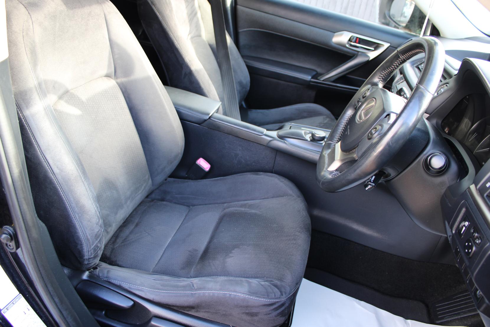 Lexus CT 1.8 200h Advance Hatchback 5dr Petrol Hybrid CVT Euro 6 (s/s) (136 ps)