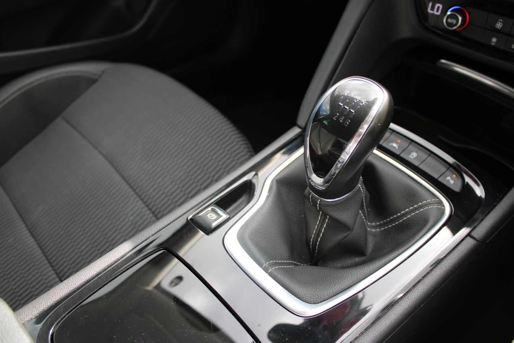 Vauxhall Insignia 1.5i Turbo GPF SRi Nav Grand Sport 5dr Petrol Manual Euro 6 (s/s) (165 ps)