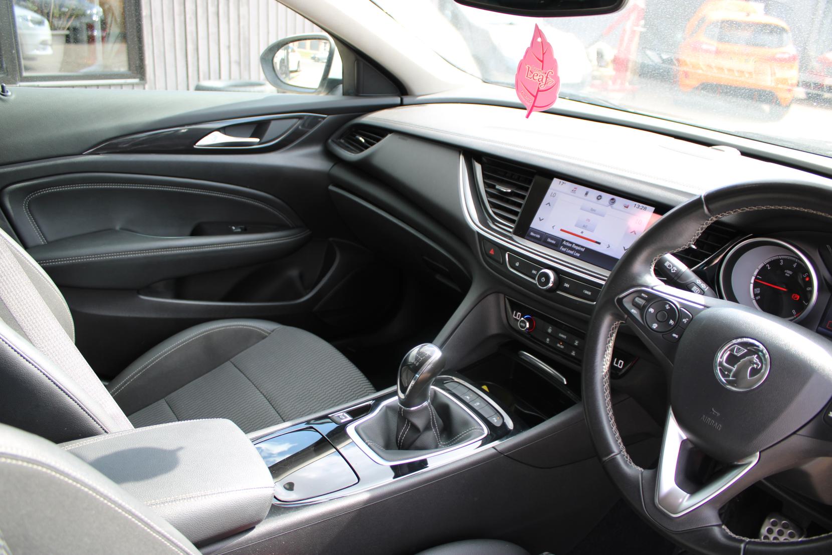 Vauxhall Insignia 1.5i Turbo GPF SRi Nav Grand Sport 5dr Petrol Manual Euro 6 (s/s) (165 ps)