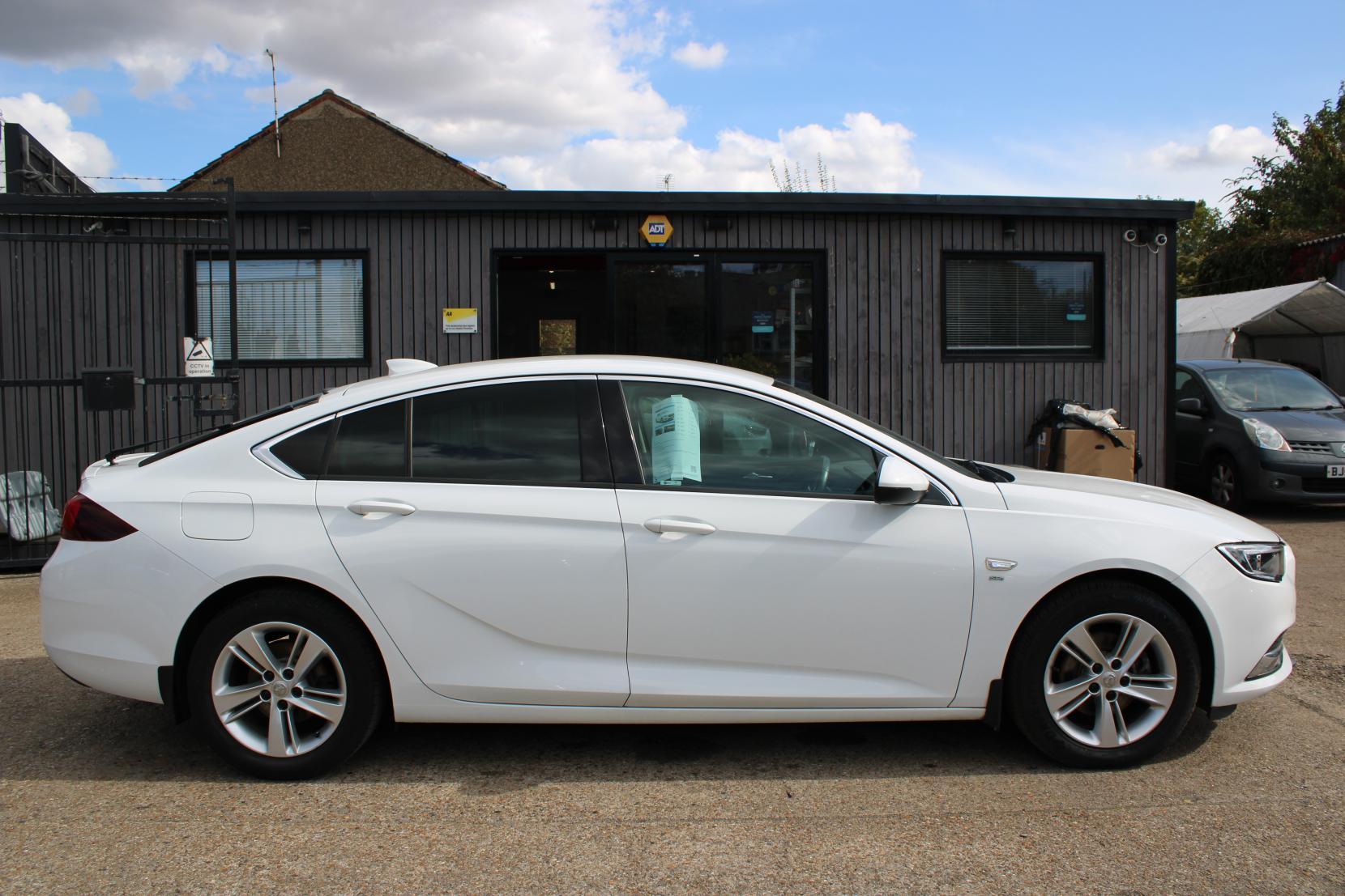 Vauxhall Insignia 1.5i Turbo GPF SRi Nav Grand Sport 5dr Petrol Manual Euro 6 (s/s) (165 ps)