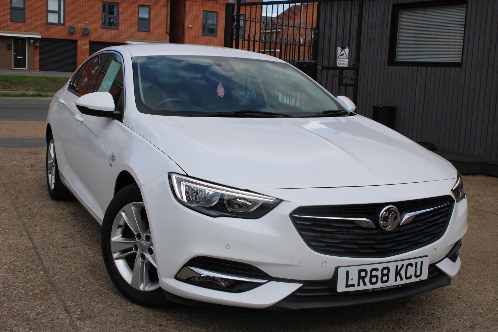 Vauxhall Insignia 1.5i Turbo GPF SRi Nav Grand Sport 5dr Petrol Manual Euro 6 (s/s) (165 ps)