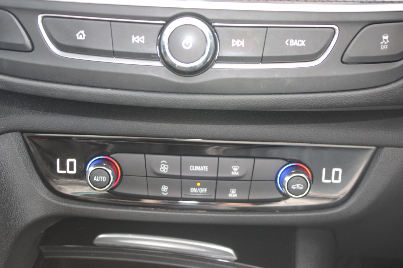 Vauxhall Insignia 1.5i Turbo GPF SRi Nav Grand Sport 5dr Petrol Manual Euro 6 (s/s) (165 ps)