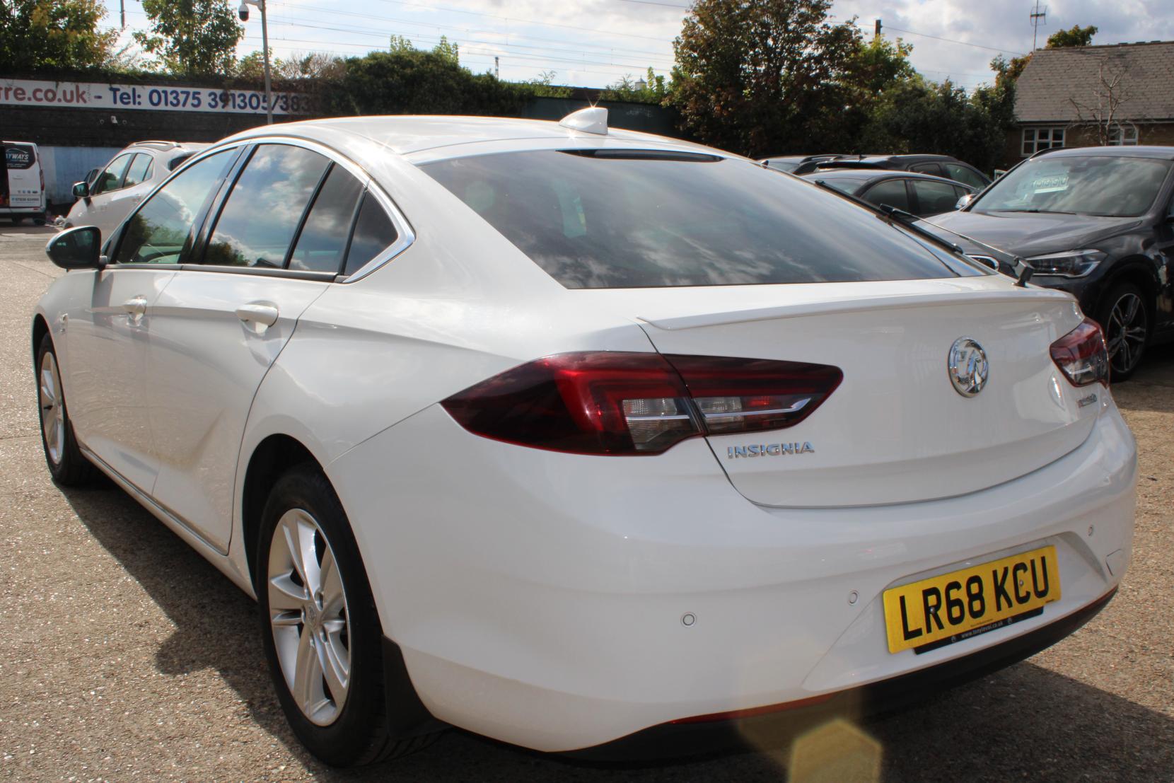 Vauxhall Insignia 1.5i Turbo GPF SRi Nav Grand Sport 5dr Petrol Manual Euro 6 (s/s) (165 ps)