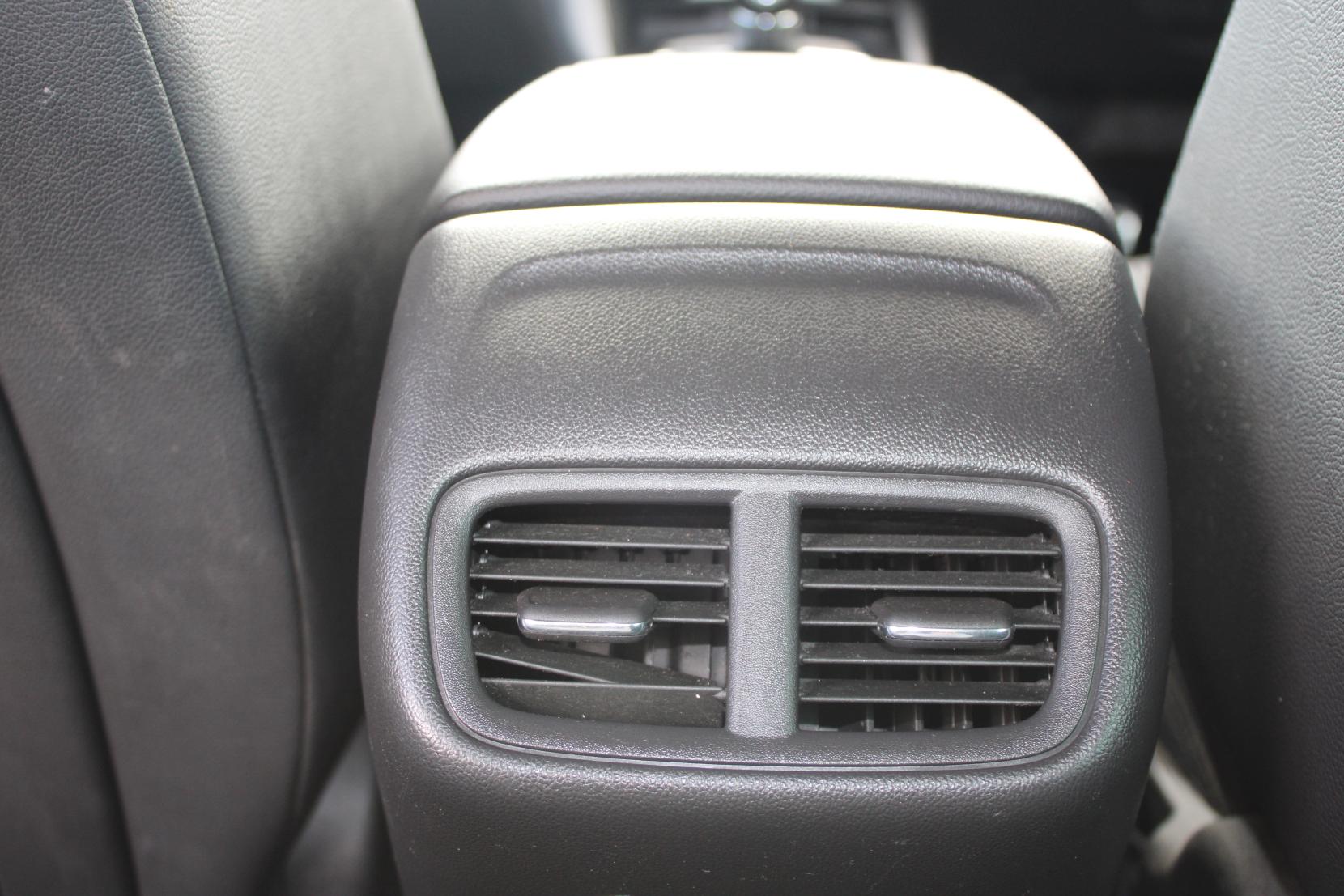 Vauxhall Insignia 1.5i Turbo GPF SRi Nav Grand Sport 5dr Petrol Manual Euro 6 (s/s) (165 ps)