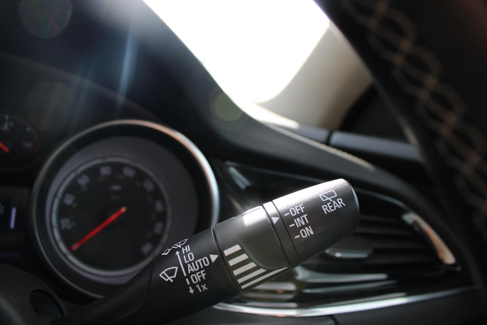 Vauxhall Insignia 1.5i Turbo GPF SRi Nav Grand Sport 5dr Petrol Manual Euro 6 (s/s) (165 ps)