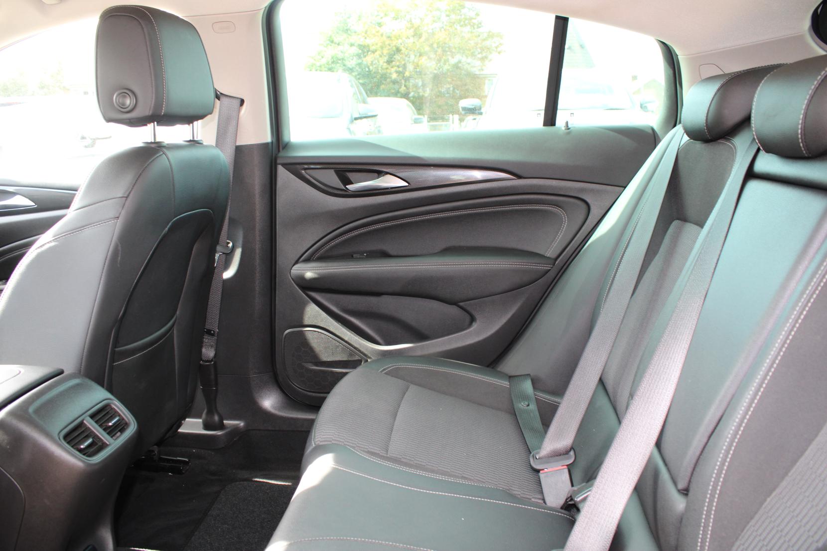 Vauxhall Insignia 1.5i Turbo GPF SRi Nav Grand Sport 5dr Petrol Manual Euro 6 (s/s) (165 ps)