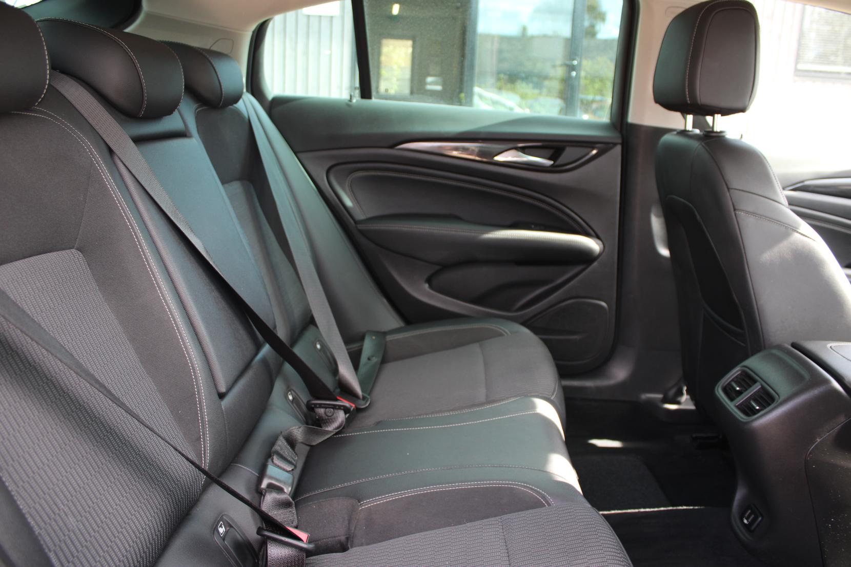 Vauxhall Insignia 1.5i Turbo GPF SRi Nav Grand Sport 5dr Petrol Manual Euro 6 (s/s) (165 ps)